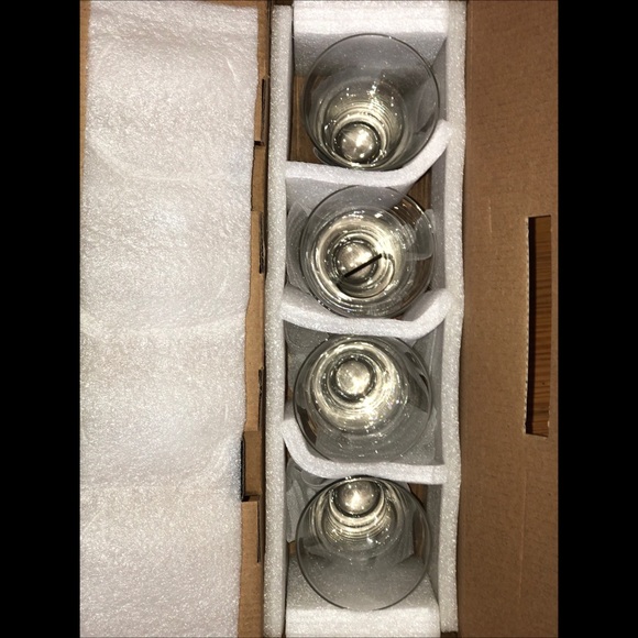 Beer glasses with wood display tray - Picture 4 of 4